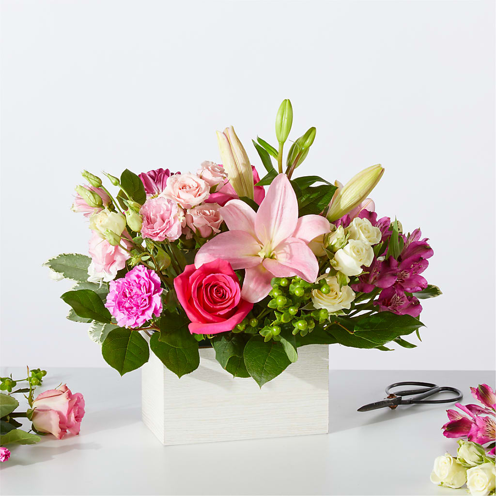 Sweetberry Box – A Florist Original – MILLER'S FLOWERS, Racine WI