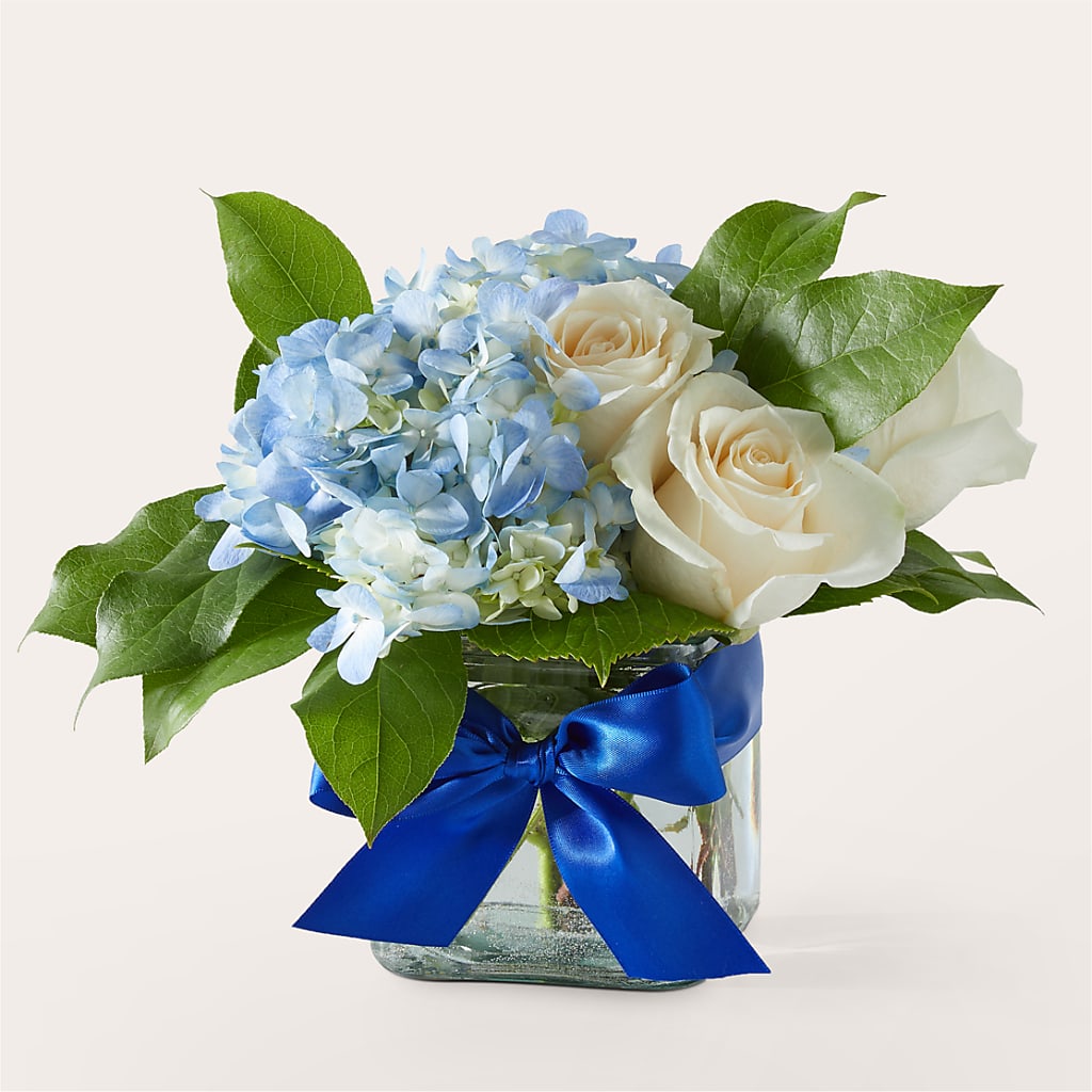 Sky Blue Delight Bouquet – MILLER'S FLOWERS, Racine WI