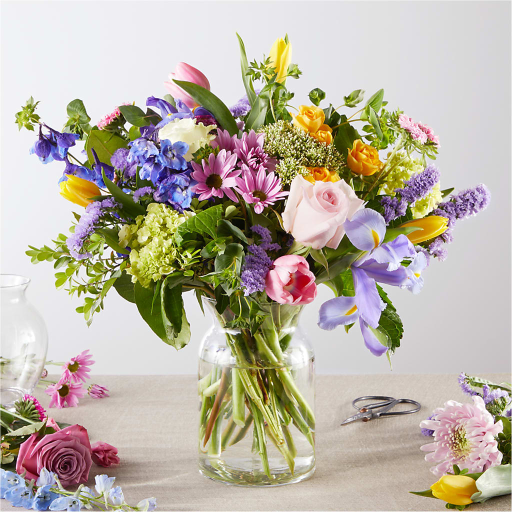 Pastel Tradition - A Florist Original – MILLER'S FLOWERS, Racine WI