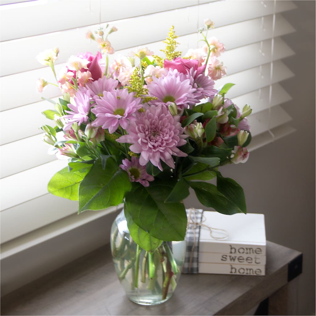 Pastel Tradition - A Florist Original – MILLER'S FLOWERS, Racine WI