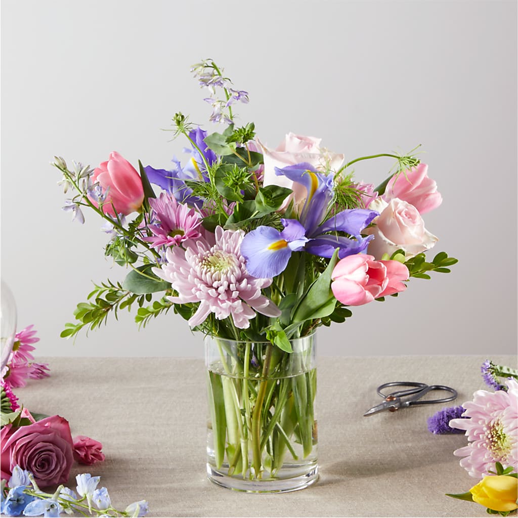 Pastel Tradition - A Florist Original – MILLER'S FLOWERS, Racine WI