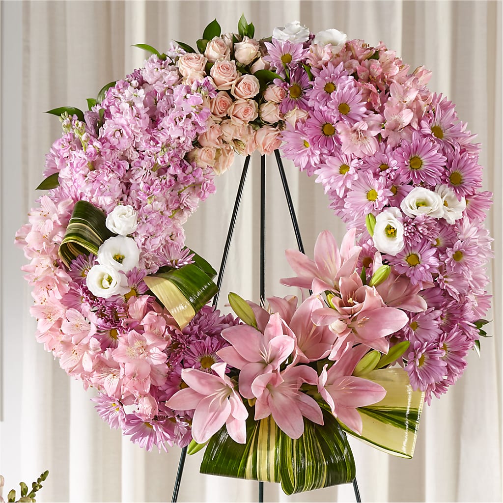 Gift of Warmth Wreath – MILLER'S FLOWERS, Racine WI