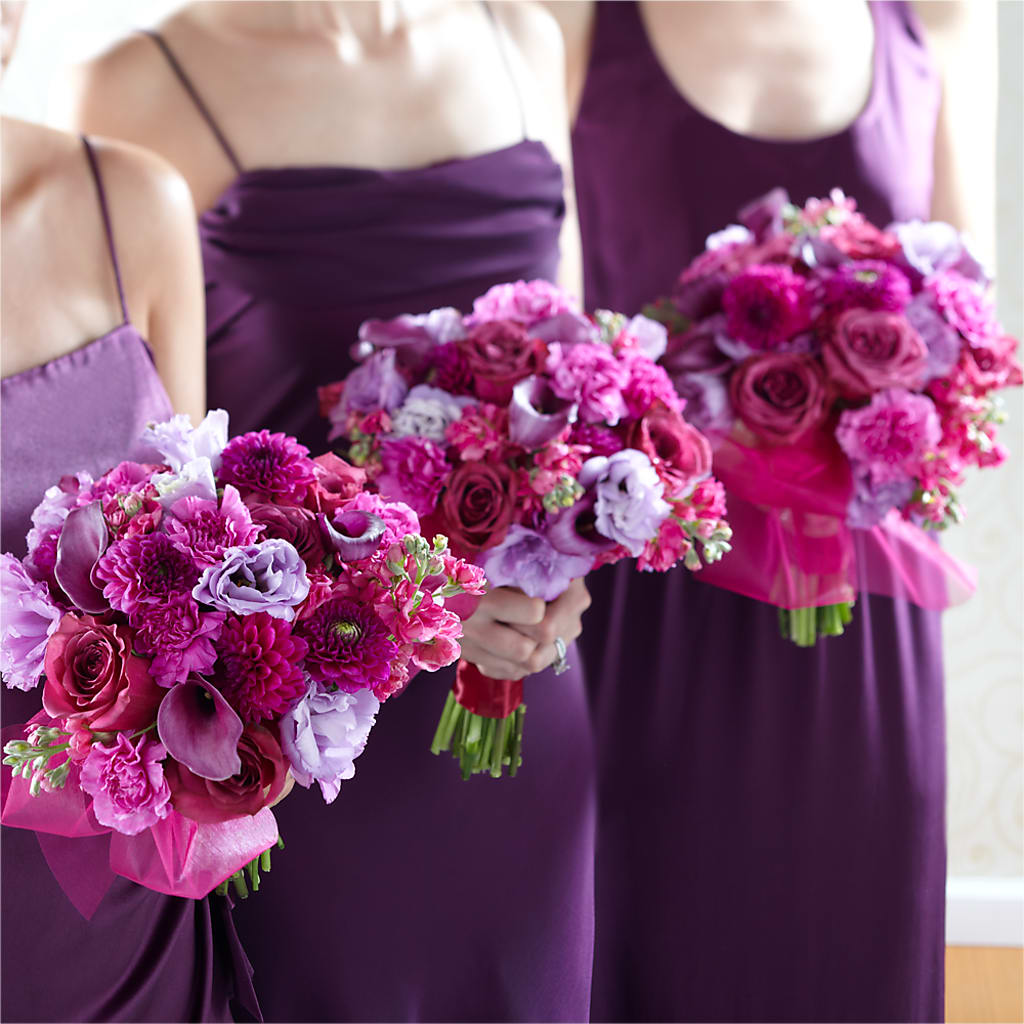Bridesmaid's Garden Bouquet – MILLER'S FLOWERS, Racine WI