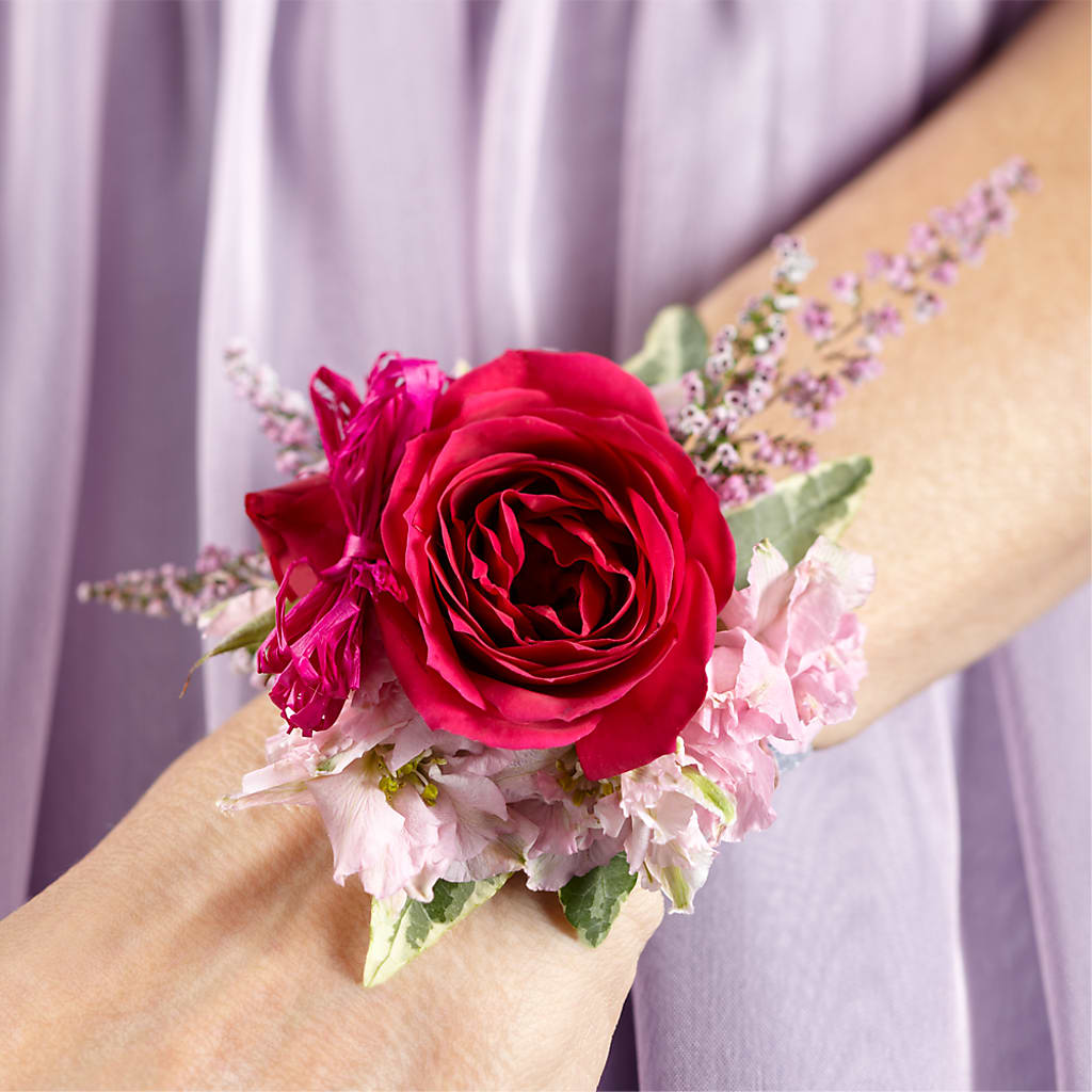 Rose Charm Corsage – MILLER'S FLOWERS, Racine WI