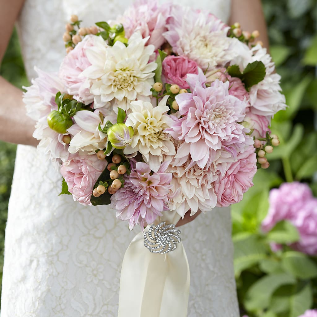 Heart's Promise Bouquet – MILLER'S FLOWERS, Racine WI