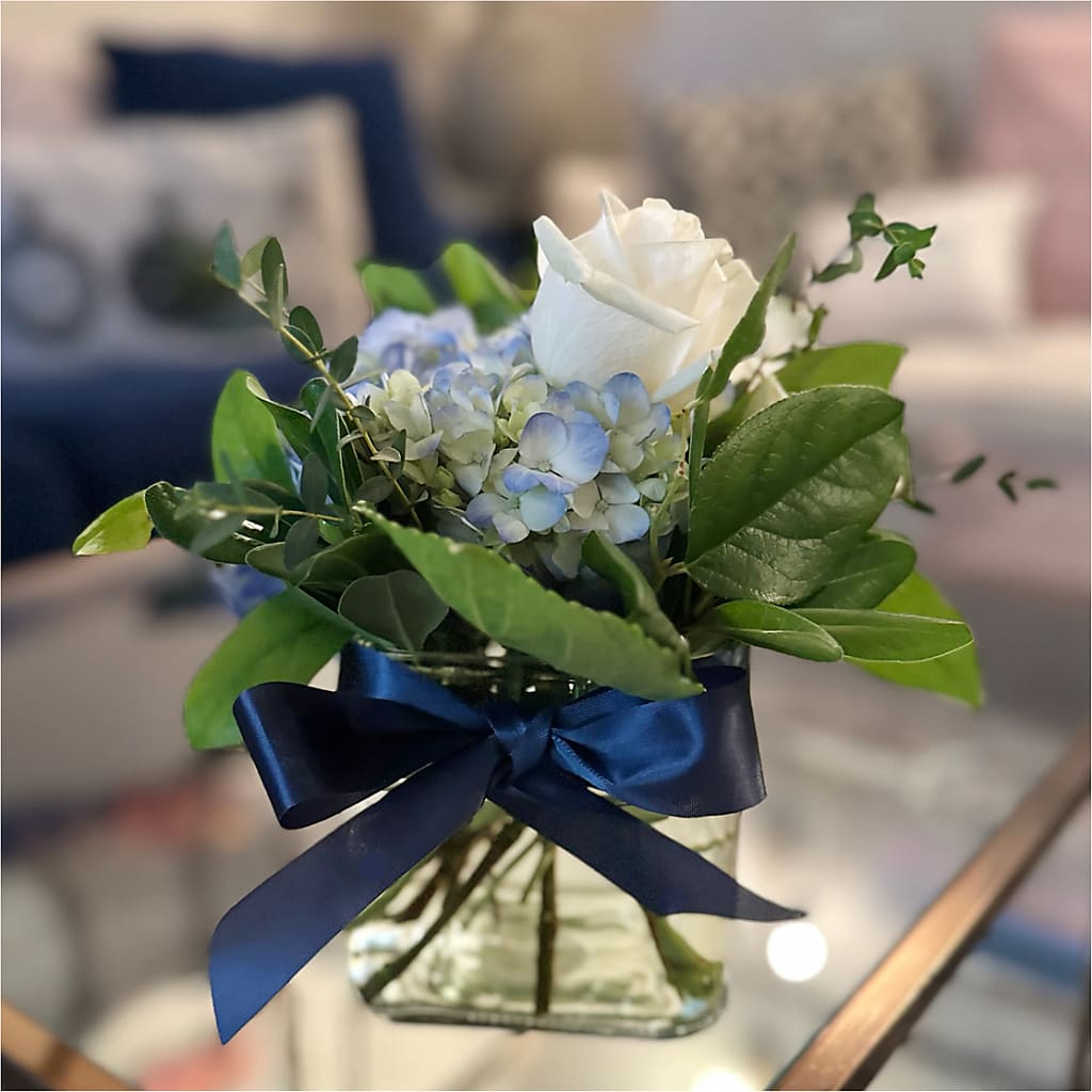 Sky Blue Delight Bouquet – MILLER'S FLOWERS, Racine WI