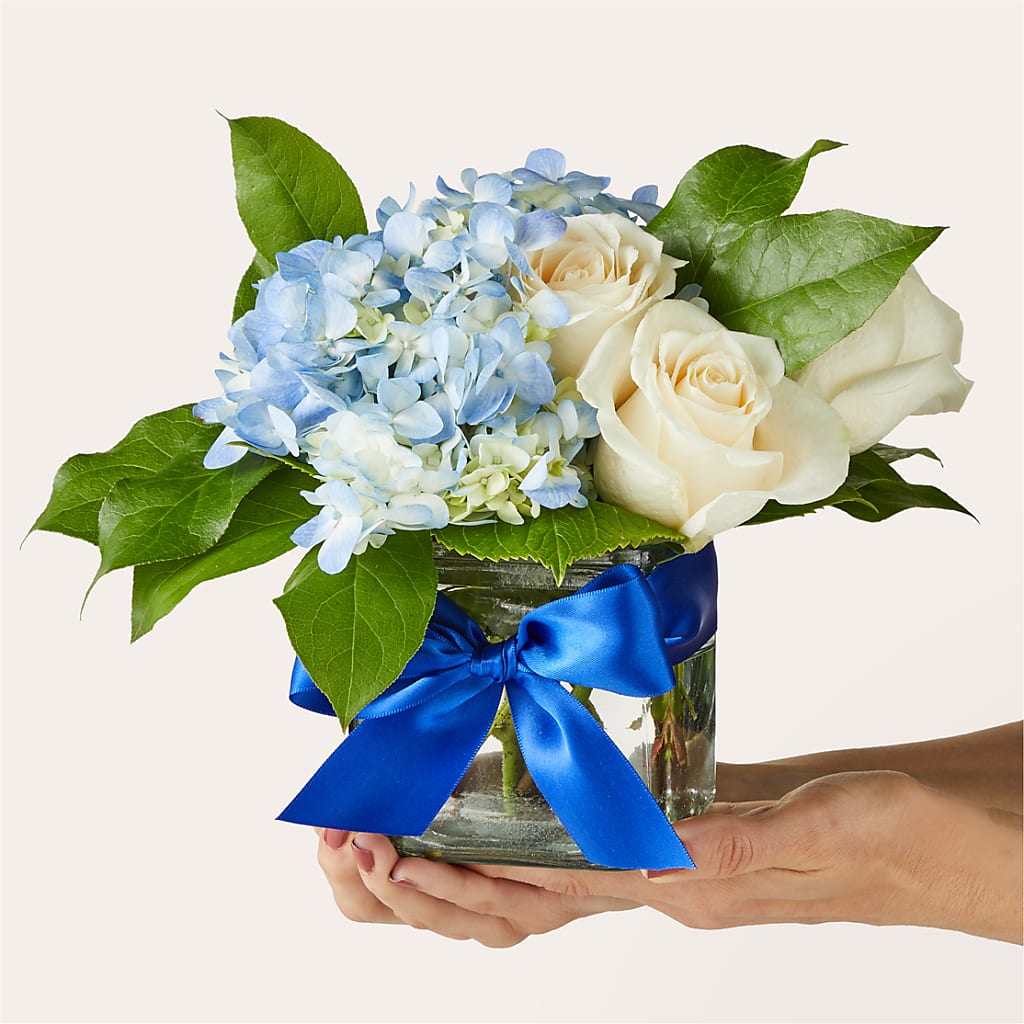 Sky Blue Delight Bouquet – MILLER'S FLOWERS, Racine WI