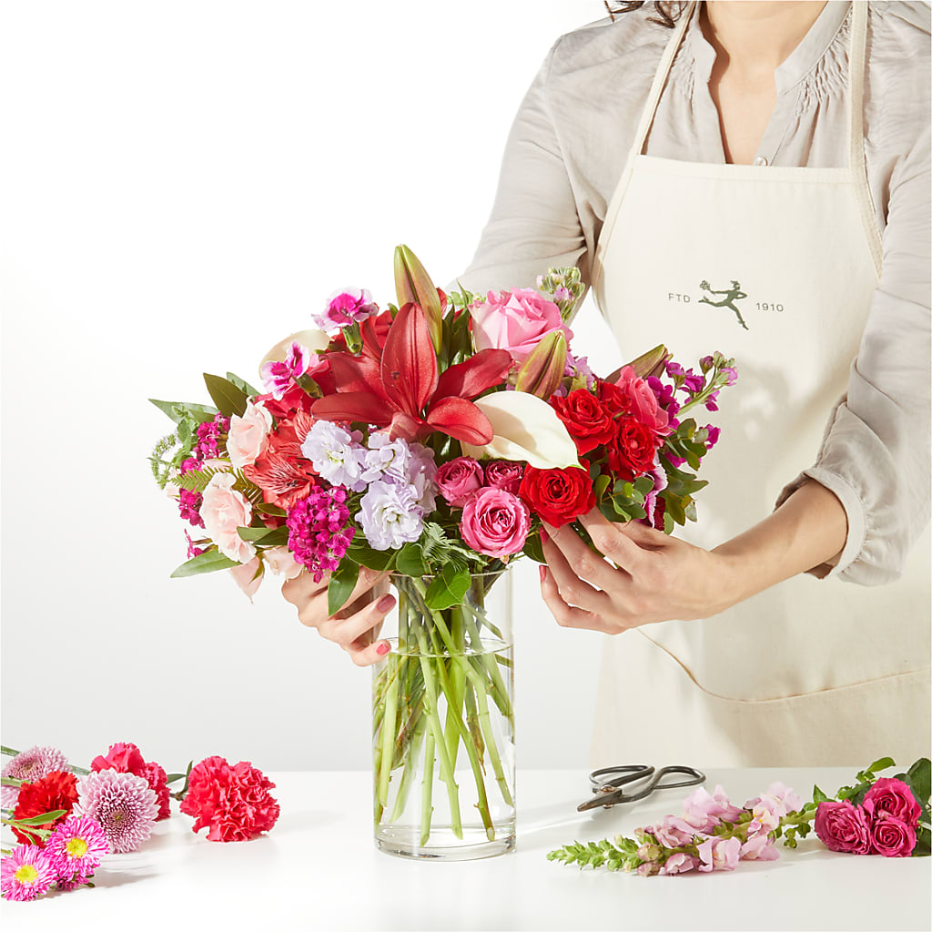 Swooning Over You - A Luxury Florist Original – MILLER'S FLOWERS, Racine WI