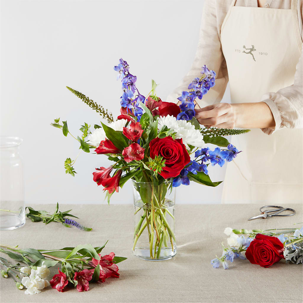 Star Spangled - A Florist Original – MILLER'S FLOWERS, Racine WI