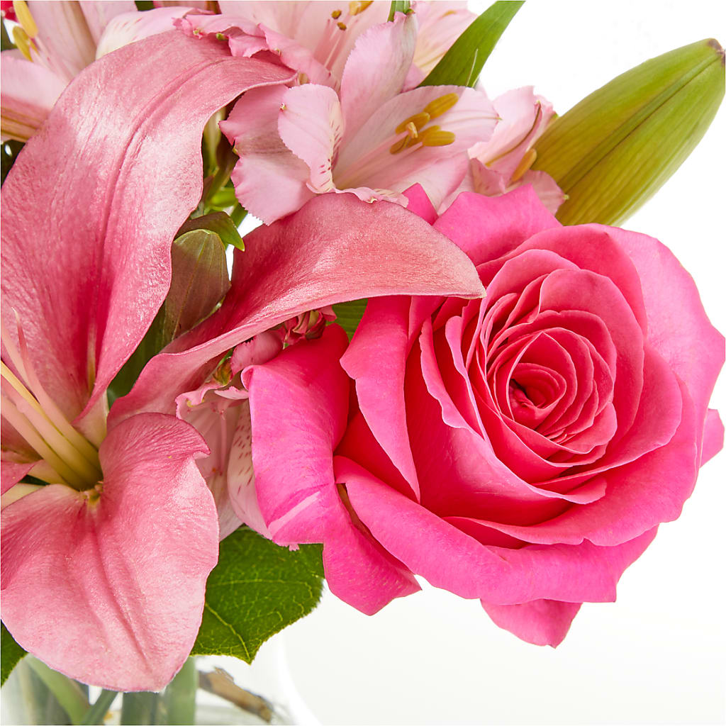 Lots of Love Bouquet – MILLER'S FLOWERS, Racine WI
