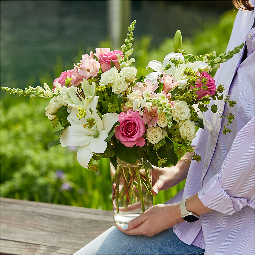 Fondly Bouquet – MILLER'S FLOWERS, Racine WI