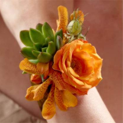 Irresistible Love Wrist Corsage – MILLER'S FLOWERS, Racine WI